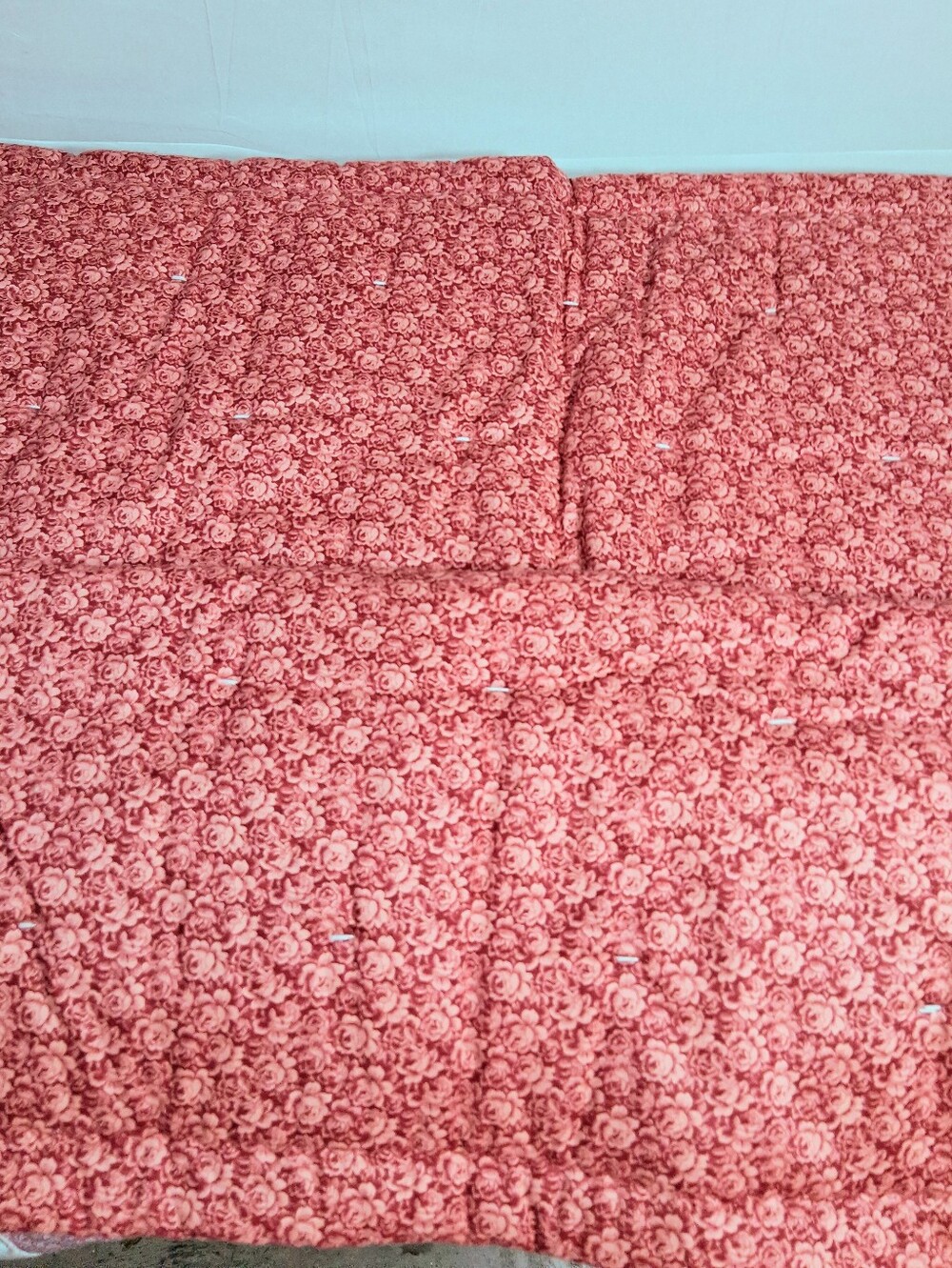 Vintage Crib 52" X 38" Hand-tied Triangle Patchwork Calico/Floral Scraps Quilt - Picture 11 of 11